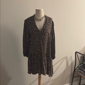 Elegant Black and Brown Leopard Print Dress